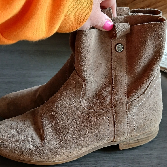 Frye Leather Booties Size 8.5 Great Condition - Picture 4 of 7
